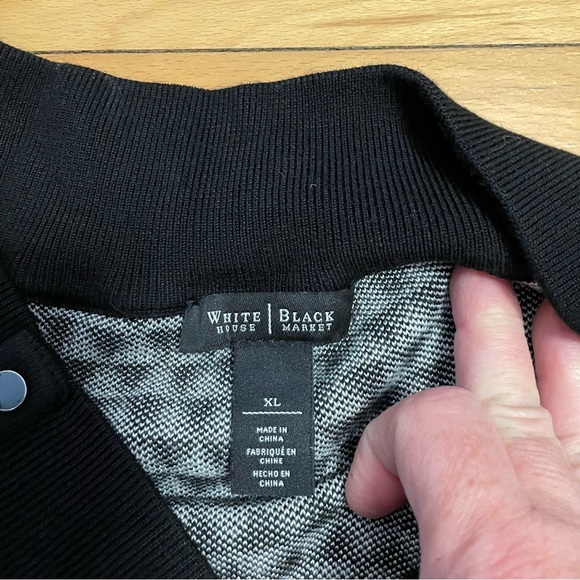 White House Black Market size xl sweater. Fits like a large. Excellent condition - Picture 4 of 4